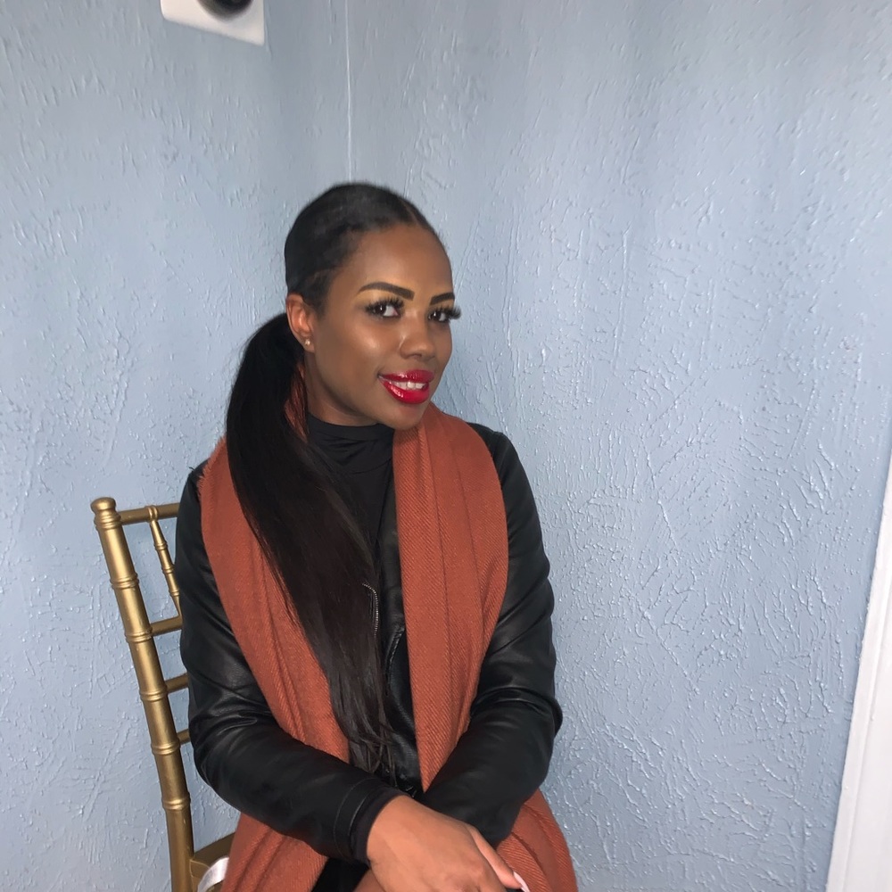 Meet your Posher, Valerie